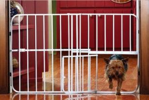 Expandable Metal Pet Gate with Door