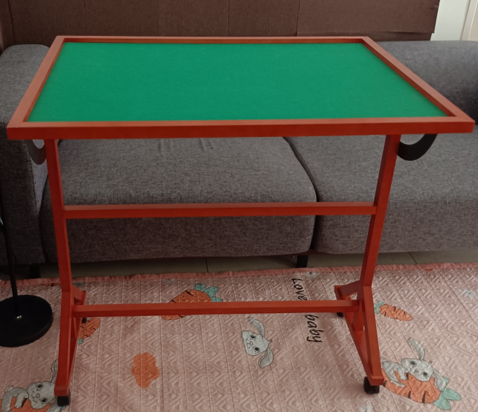 ADJUSTABLE PUZZLE TABLE