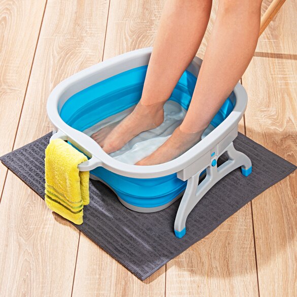 Collapsible foot bath